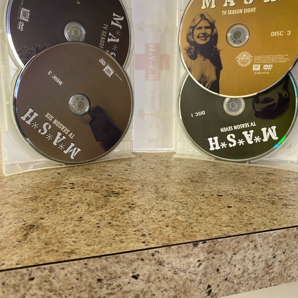 M*A*S*H The Complete Collection - Picture 4 of 6